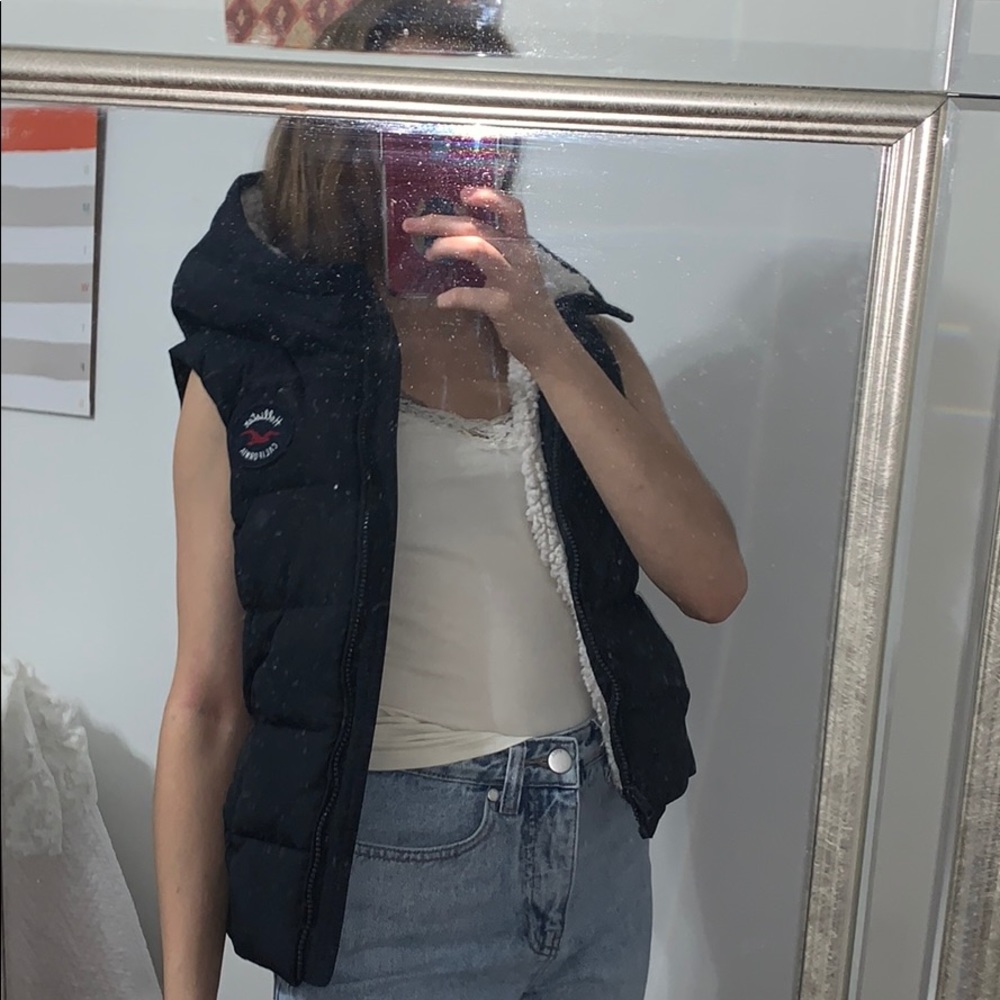 hollister winter vest with fleece inside